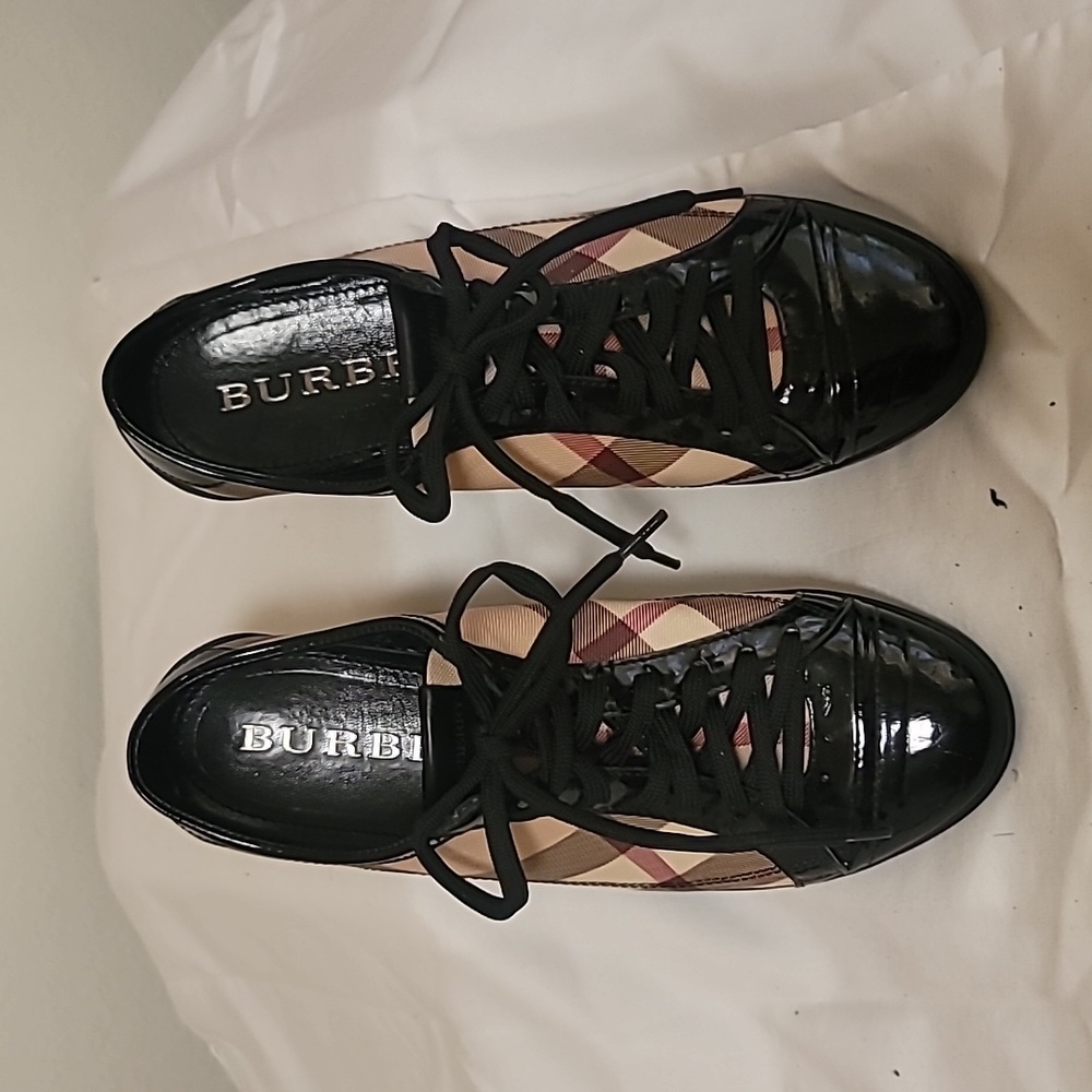 BURBERRY 💯AUTHENTHIC LEATHER TRAINERS SIZE 36 PRE-OWNED NEW/NEVER USED NO TAG